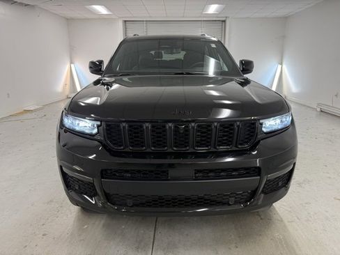 New 2025 Jeep Grand Cherokee L Limited image 2