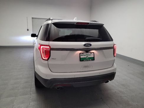 Used 2017 Ford Explorer XLT w/ Equipment Group 202A FWD image 6