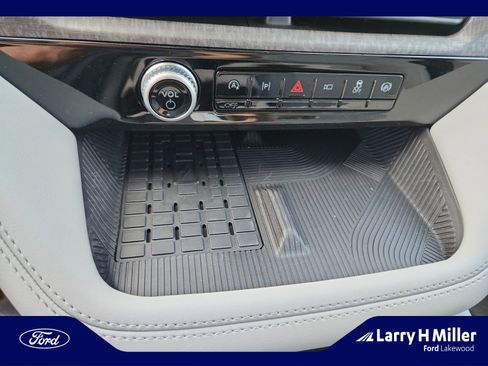 New 2025 Ford Explorer Platinum w/ LUX Leather Package image 31