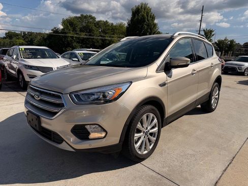 Used 2017 Ford Escape Titanium w/ Equipment Group 301A AWD/4WD image 16
