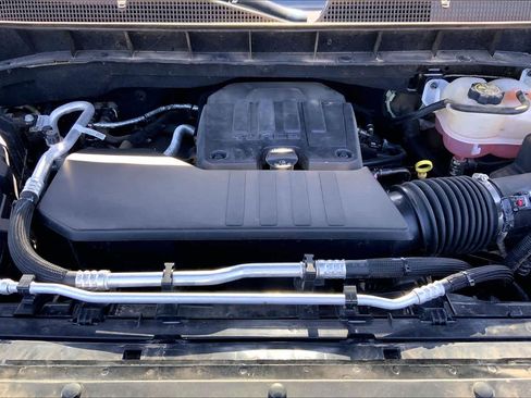 Used 2021 Chevrolet Silverado 1500 LT AWD/4WD image 32