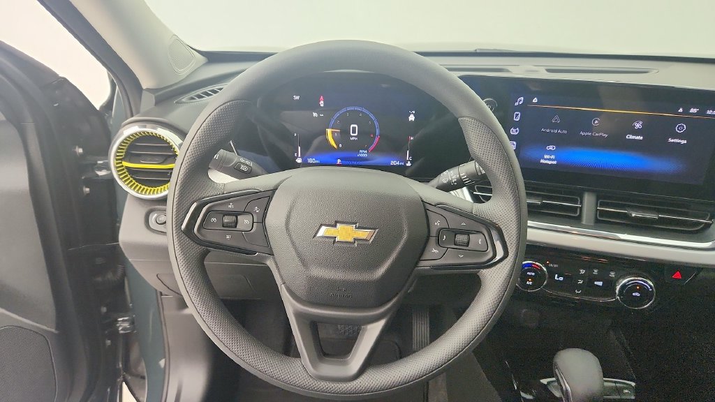 Used 2026 Chevrolet Trax LT FWD image 16