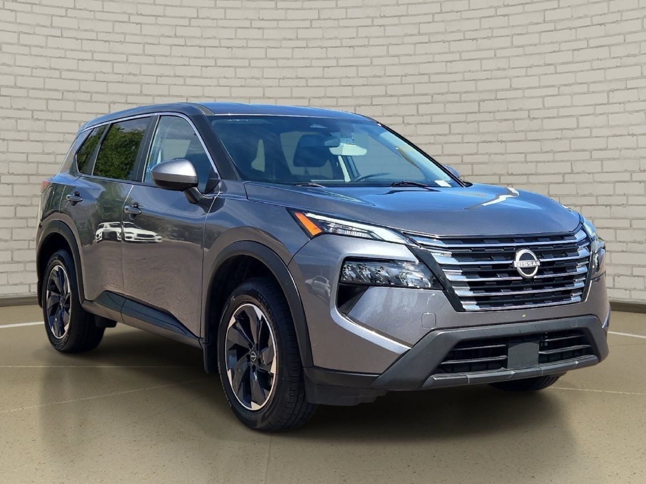 Used 2024 Nissan Rogue SV AWD/4WD image 3