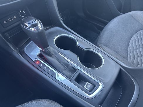 Used 2020 Chevrolet Equinox LT image 20