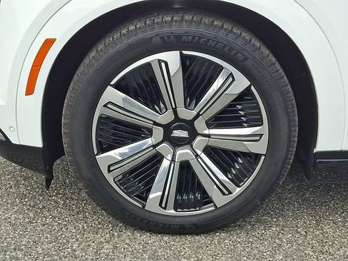 Used 2025 Cadillac Escalade IQ Luxury 2 AWD/4WD image 6