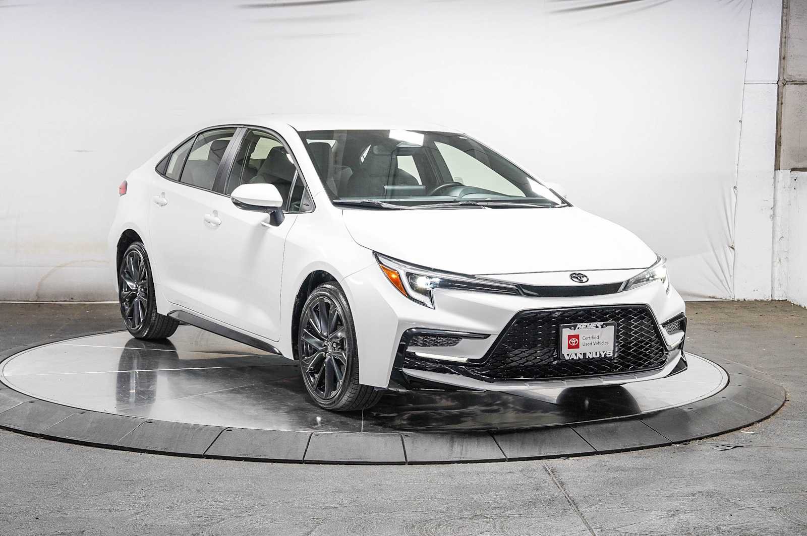 Certified 2026 Toyota Corolla SE FWD image 6