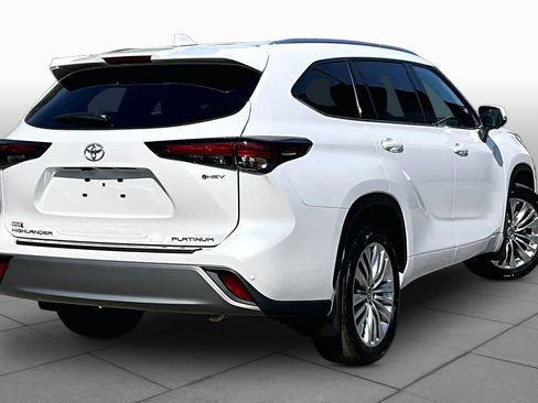 Used 2026 Toyota Highlander Platinum AWD/4WD image 13
