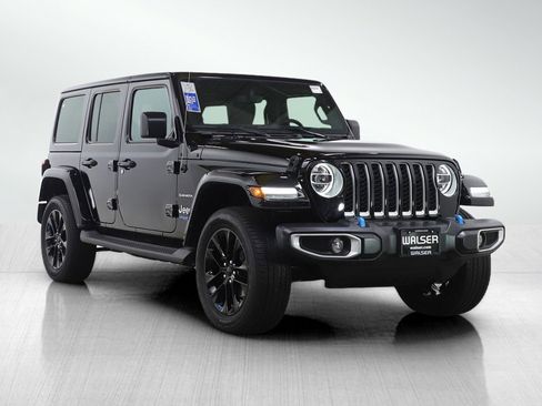 Used 2022 Jeep Wrangler Unlimited Sahara w/ Cold Weather Group image 7