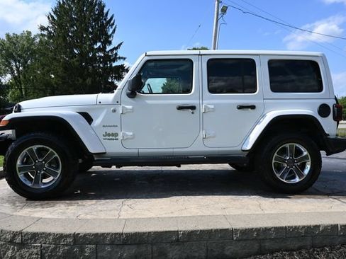 Used 2019 Jeep Wrangler Unlimited Sahara AWD/4WD image 8