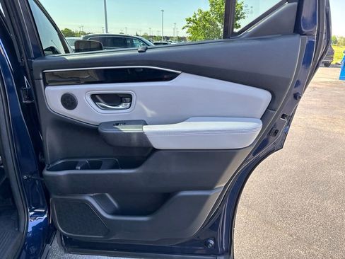 Used 2025 Honda Pilot Touring image 37