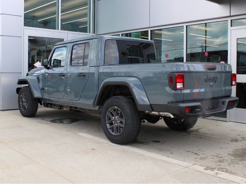 New 2026 Jeep Gladiator Sport image 6