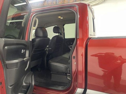 Used 2017 Nissan Titan PRO-4X AWD/4WD image 10