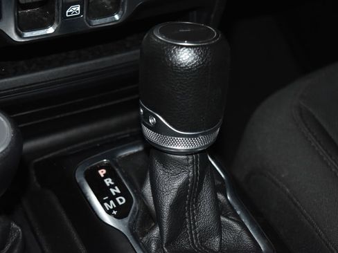 Used 2023 Jeep Gladiator Sport image 17