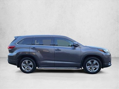 Used 2018 Toyota Highlander Limited image 4