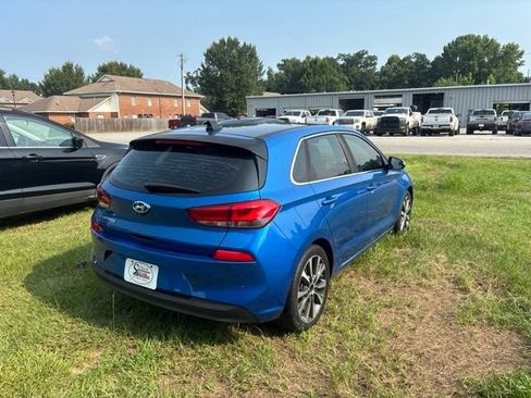Used 2018 Hyundai Elantra GT w/ Tech Package 03 FWD image 13