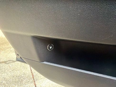 Used 2013 Chrysler 300 w/ Driver Convenience Group RWD image 15