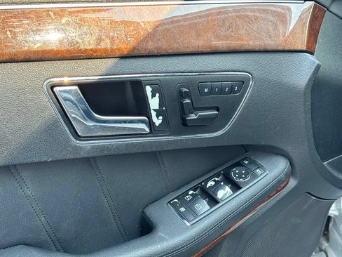 Used 2010 Mercedes-Benz E 550 Sedan image 12