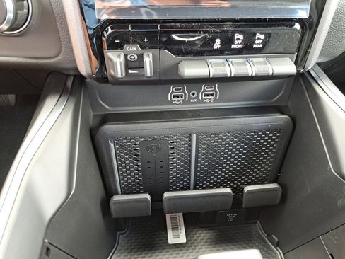 New 2026 RAM 1500 Big Horn AWD/4WD image 19