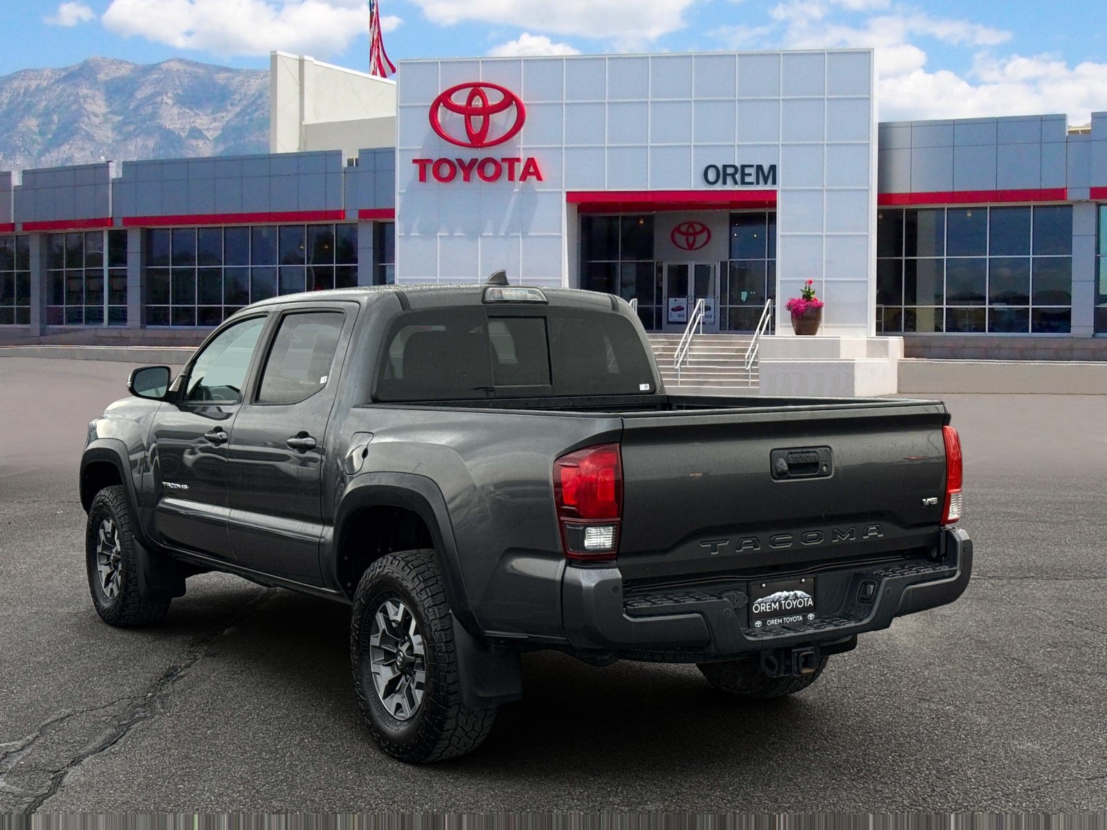 Used 2019 Toyota Tacoma TRD Off-Road w/ Technology Package AWD/4WD image 6