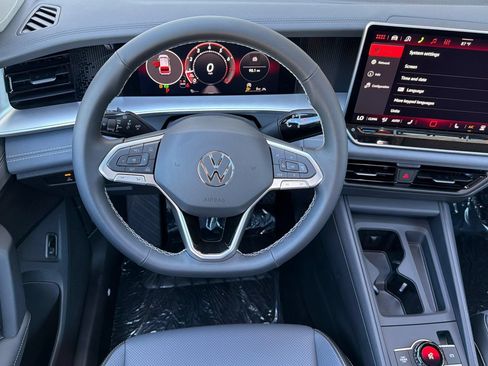 New 2026 Volkswagen Tiguan SE AWD/4WD image 13