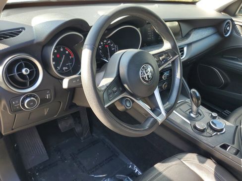 Used 2019 Alfa Romeo Stelvio AWD image 19