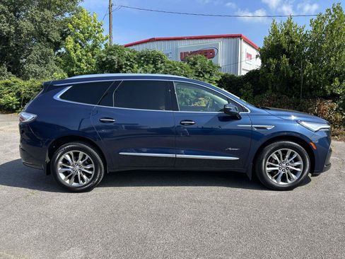 Used 2024 Buick Enclave Avenir w/ Avenir Technology Package FWD image 2