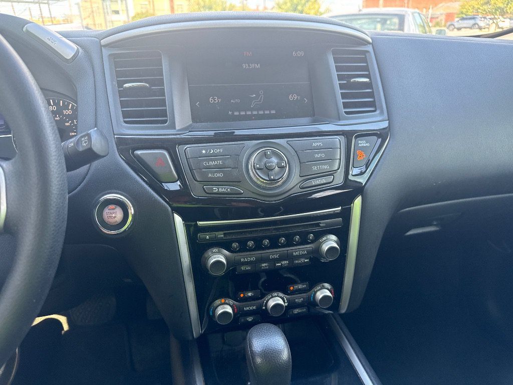 Used 2020 Nissan Pathfinder S FWD image 15