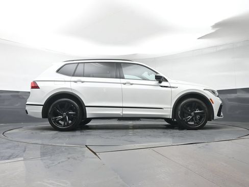 Used 2024 Volkswagen Tiguan SE R-Line FWD image 35