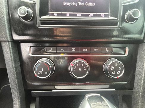 Used 2015 Volkswagen GTI S image 22