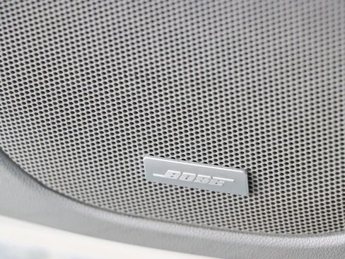 Used 2023 GMC Acadia SLT image 21