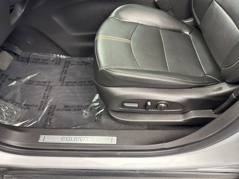 Used 2022 Chevrolet Equinox Premier FWD image 32
