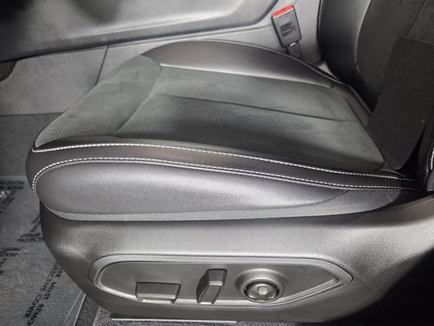 Used 2026 Jeep Grand Cherokee Altitude RWD image 11