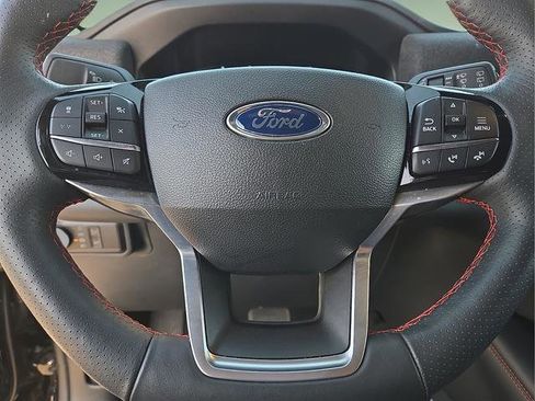 Used 2025 Ford Explorer ST-Line w/ ST-Line Street Pack AWD/4WD image 31