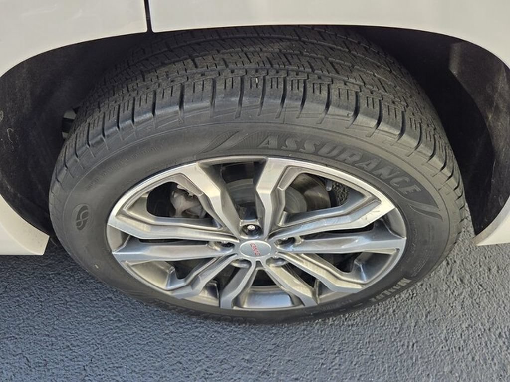 Used 2020 GMC Terrain Denali w/ Denali Premium Package FWD image 6