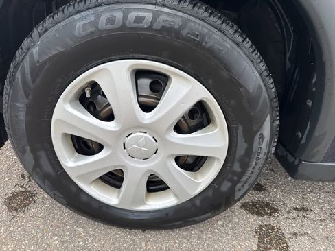 Used 2015 Mitsubishi Outlander ES image 9