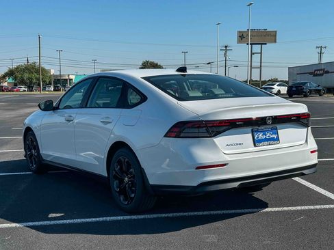 New 2025 Honda Accord SE image 8
