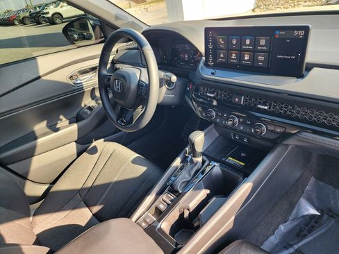 Used 2025 Honda Accord Sport image 15