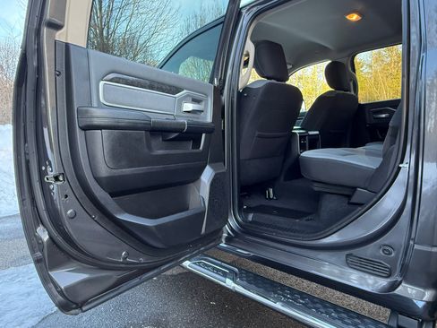 Used 2019 RAM 2500 Big Horn image 18