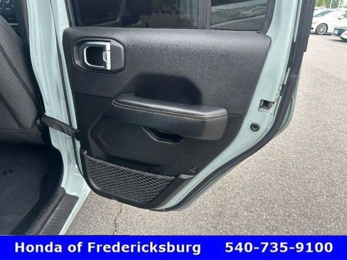 Used 2024 Jeep Wrangler Unlimited Sahara AWD/4WD image 14