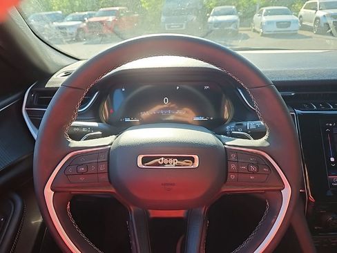 Used 2025 Jeep Grand Cherokee L Laredo w/ Luxury Tech Group I image 18