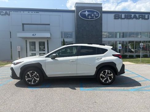 Used 2024 Subaru Crosstrek 2.0i Premium AWD/4WD image 2