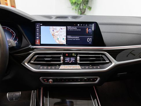 Used 2019 BMW X7 xDrive50i w/ M Sport Package AWD/4WD image 20