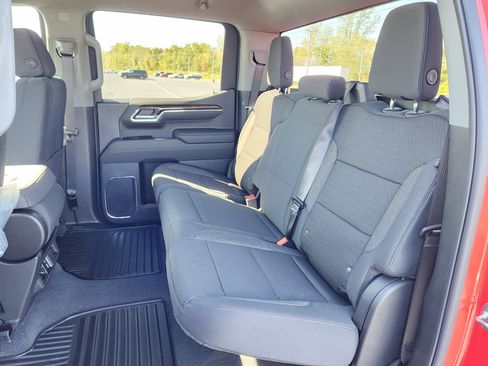 New 2026 GMC Sierra 1500 SLE image 8