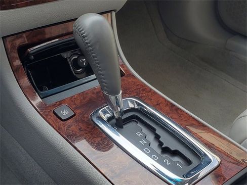 Used 2006 Cadillac DTS w/ Sun And Sound Package image 25