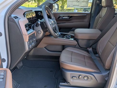 New 2026 Chevrolet Tahoe High Country w/ Sun And Tow Package AWD/4WD image 19