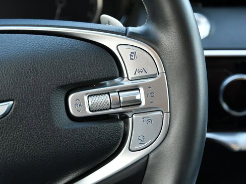 Used 2025 Genesis GV70 2.5T AWD/4WD image 12