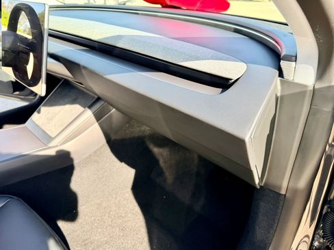 Used 2025 Tesla Model 3 Long Range RWD image 28