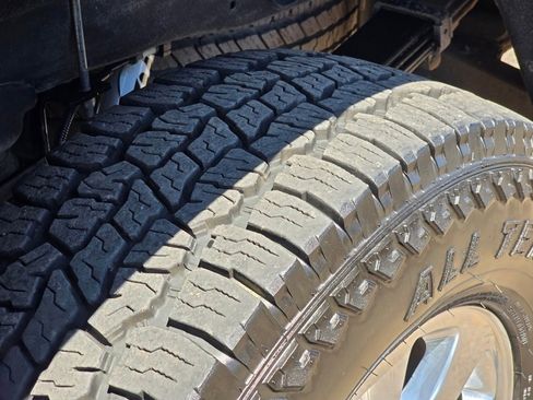 Used 2019 Toyota Highlander LE image 29