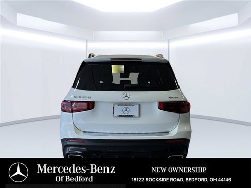 Used 2026 Mercedes-Benz GLB 250 4MATIC image 4