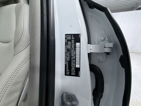 Used 2017 Volvo S90 T6 Inscription w/ Vision Package image 27